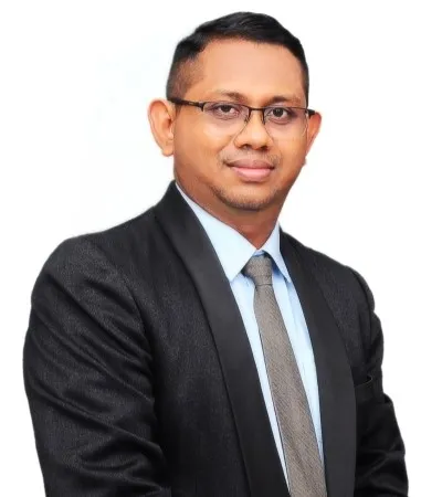 Dr Chandran Munusamy (angle)
